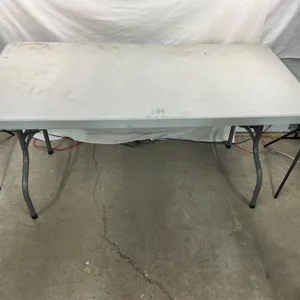 6' Portable Table
