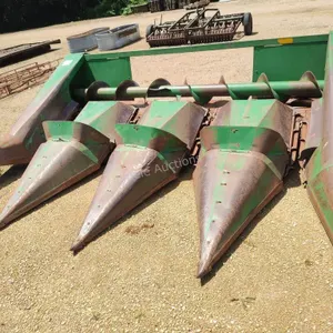 John Deere 444 corn head