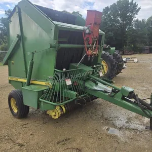 John Deere 510 round baler