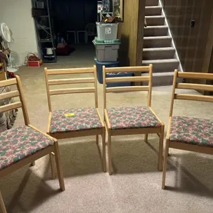 4 BLOND DINING CHAIRS