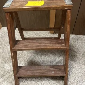 2 STEP STEP LADDER