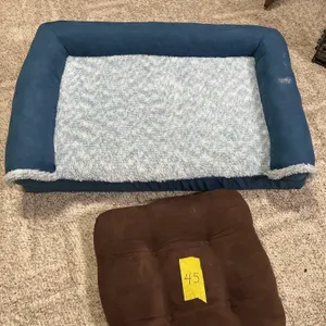 PET KENNEL WITH BEDS