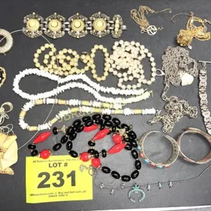 ASSORTED COSTUME JEWELRY