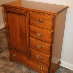 Colonial Chest