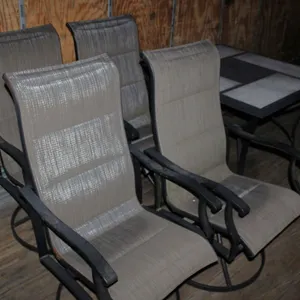 Patio Set with 4 Mesh Chairs and Square Table