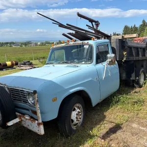 International 1310 Dump Truck w/ Crane