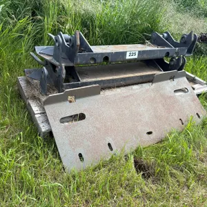 Skid Steer Quick-Attach Plate