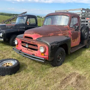 International Harvester R-100 Pickup