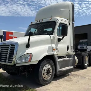 2017 Freightliner Cascadia semi truck