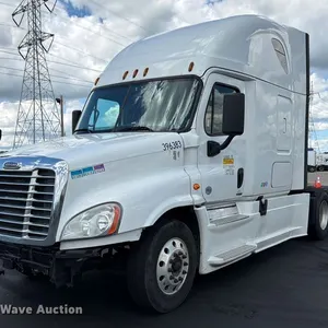 2019 Freightliner Cascadia semi truck