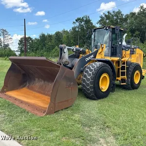 2020 John Deere 744L wheel loader