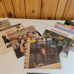 Vinyl Records Including Gordon Lightfoot and Country Compilations