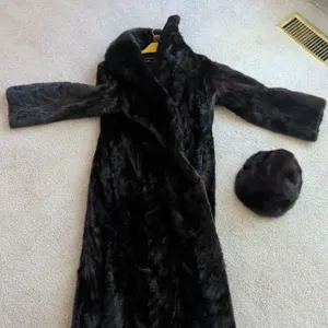Luxury Midnight Mink Outerwear Collection Fedora & Trench (M-L)