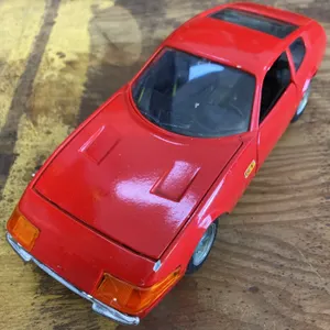 Bburago 1:24 Scale Ferrari 365 GTB/4 Diecast Model Car