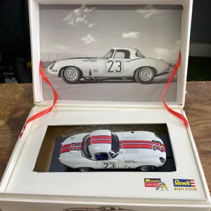 Revell Jaguar E-Type Sebring 1963 1:32 Limited Edition Model