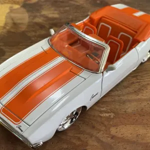 1:24 Scale 1969 Chevy Camaro Convertible Diecast Model