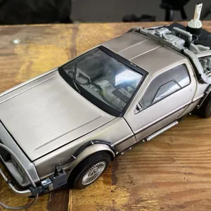 Sun Star 1:18 Diecast DeLorean Time Machine Model Car