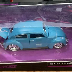 Maisto Design 1:24 Volkswagen Beetle Diecast Model
