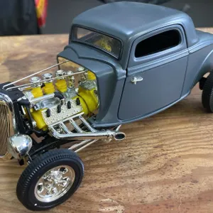 Custom 1930s Ford Coupe Scale Model Car with Exposed Engine