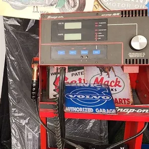 Snap-on MT3750 AVR Automotive Analyzer with Vintage Signs and Accessories