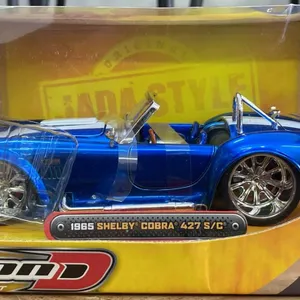 Jada Toys 1965 Shelby Cobra 427 S/C 1:24 Diecast Model Car