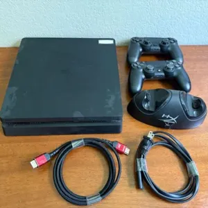 Playstation 4 Slim & Controllers
