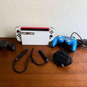 Nintendo Switch, Controller & Accessories