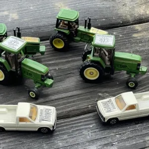 John Deere 1:64 Toys