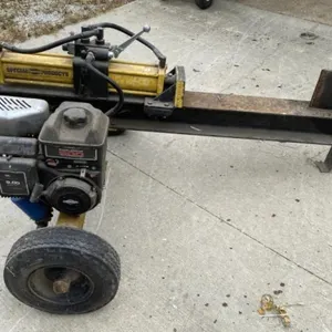 Hydraulic Log Splitter on Trailer