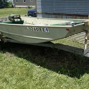 Lowe 14' Aluminum Jon Boat & Trailer