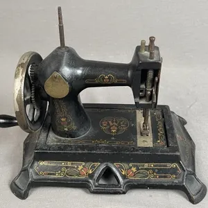C1890 Cast Iron Child's Toy Sewing Machine