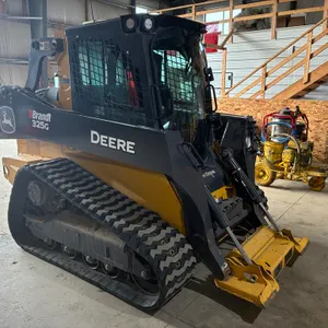 2024 John Deere 325G Skid Steer with John Deere C78 Construction Bucket