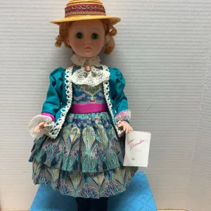 Dolls (Madame Alexander(s), Dakin + Raggedy Ann and Andy, More), Patchwork Quilts, Embroidered Pillow Tops, Soft Goods, Childrens Books 1850's 1920's 