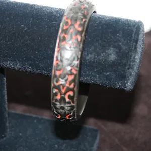 Chinese Black & Red Cinnebar Floral Bangle Bracelet