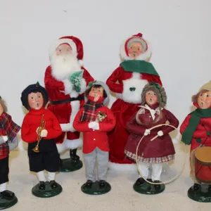Byers' Choice Carolers