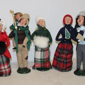Byers' Choice Carolers