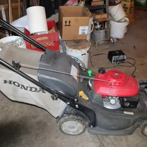Honda Versamow HRX 217 Lawn Mower