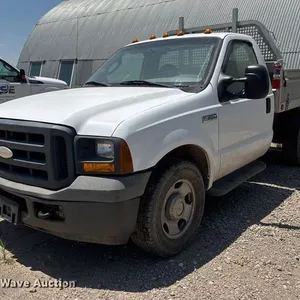 2005 Ford F350 Super Duty XL dump flatbed pickup truck