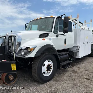 2009 International 7500 Ext. Cab utility / service truck