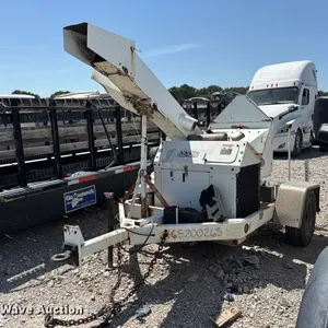 2006 Woodchuck wood chipper