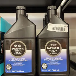 Lot of 6 Quarts SAE 10W-30 Motor Oil, 946ml Each