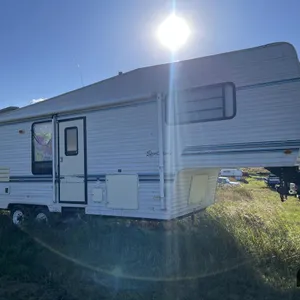 Sportsman 5th Wheel Travel Trailer
 UNRESERVED