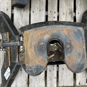Curt Q20 5th Wheel Hitch
 UNRESERVED
