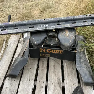 Curt C24 5th Wheel Hitch
 UNRESERVED