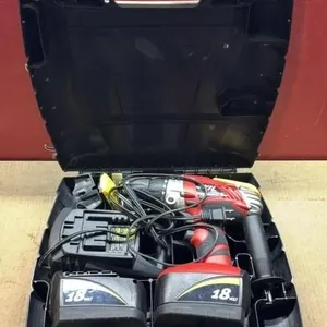 Skil 9.6-18V Power Drill w/Case.