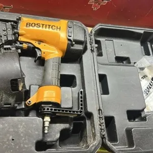 BOSTITCH Model N66C Ind. Siding Nailer in Case