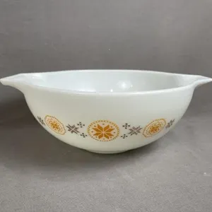 Pyrex Town and Country Bowl 444