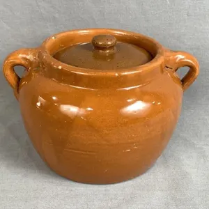 Medalta Bean Pot