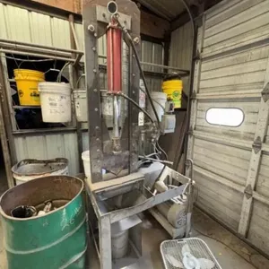 Hydraulic Guillotine w/12" Pump & Elec Motor