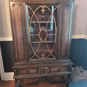 Vintage Huntley Furniture China cabinet 40x18x68H